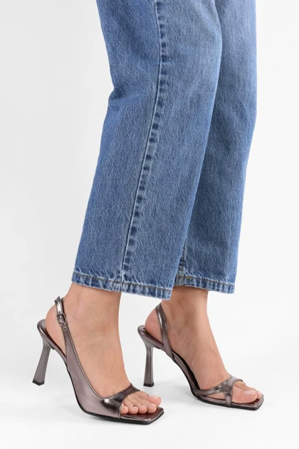 کفش پاشنه‌بلند کلاسیک زنانه shoeberry shoeberry