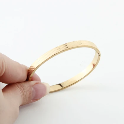 دستبند زنانه طرح بنگل مدل کارتیه خطی