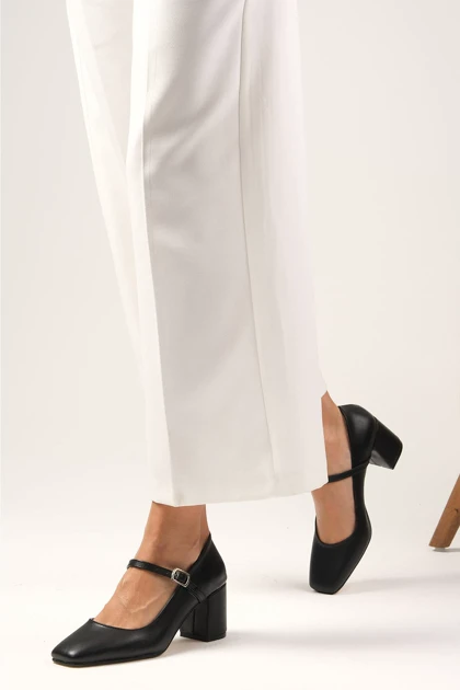 کفش پاشنه‌بلند کلاسیک زنانه میوگوستو mio-gusto