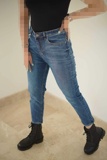 شلوار جین مام فیت M02