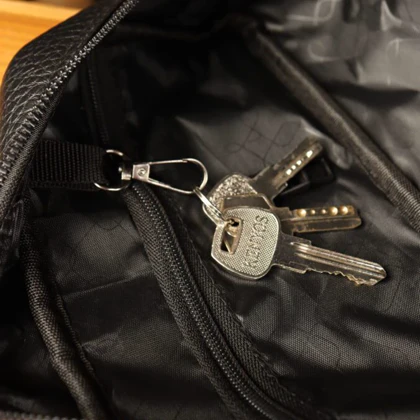 کیف دستی مردانه بیورا مدل shz06