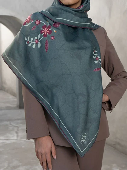 روسری‌ابریشم سوسن‌آزاد
