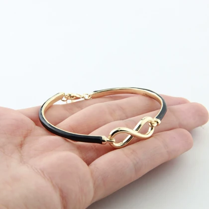 دستبند زنانه طرح بینهایت فلزی