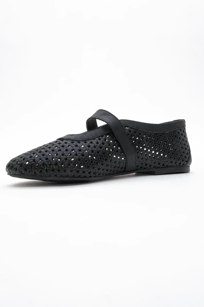 کالج زنانه luvishoes luvishoes