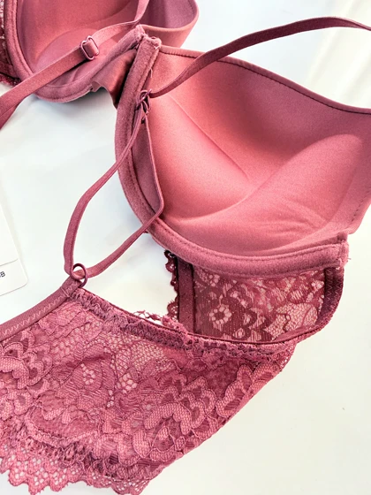 سوتین تک اسفنجی فنر دار کنار گیپور وسط نگین