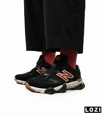 کفش کتانی مردانه و زنانه مشکی قرمز NEW BALANCE 9060