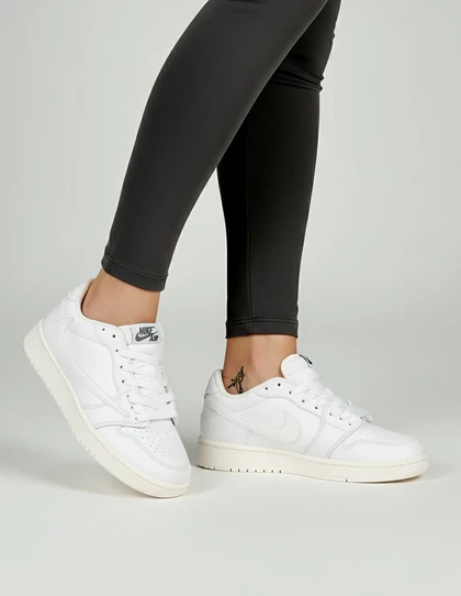 کفش روزانه زنانه نایکی Jordan 1 Low Travis Scott W