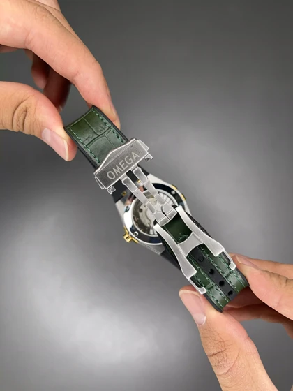 ساعت مچی امگا کانستلیشن بند سبز صفحه سبز Omega Constellation