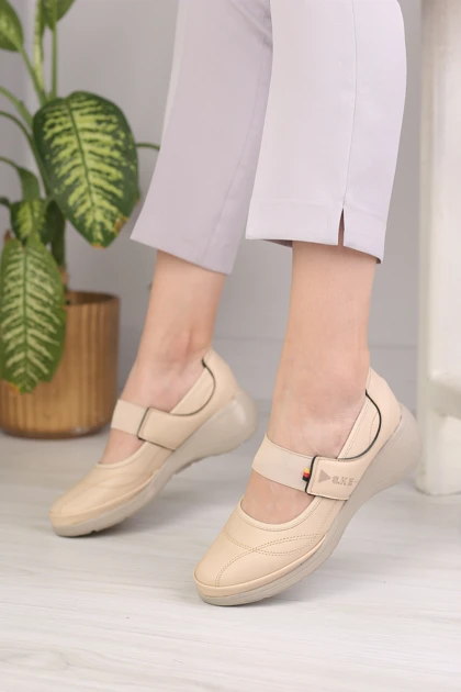 کفش پرسنلی زنانه اسکیچرز