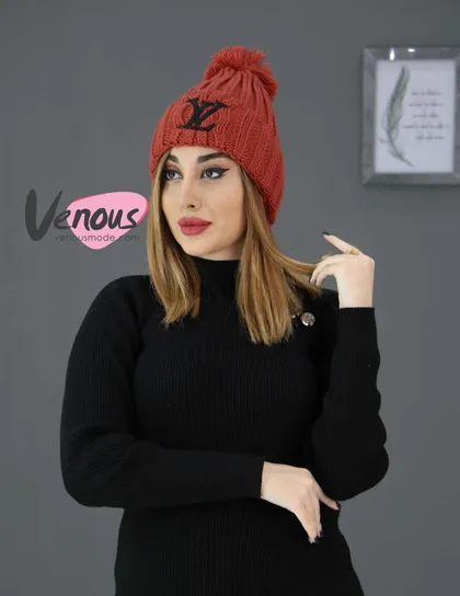 کلاه بافت LV پومدار