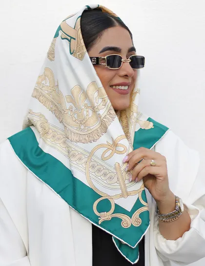 روسری ابریشم دور دست دوز طرحدار آریل