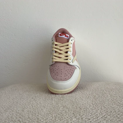 ترویس جردن صورتی-کرم