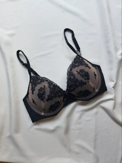 سوتین تک اسفنجی جکدار فنردار کد: 1102