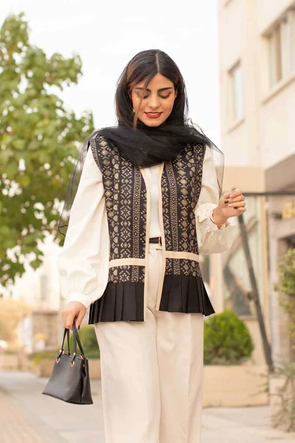 جلیقه زنانه بلند باتیک طلاکوب مدل گل نقش