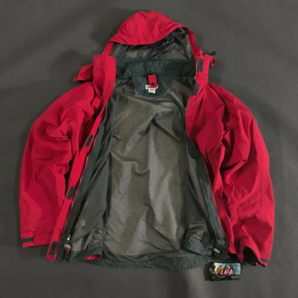 SIZE M-L کاپشن دوپوش گورتکس حرفه ای استوک اورجینال از برند معتبر کچوا فرانسه