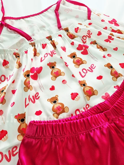 ست لباس خواب تاپ و شورتک ساتن طرح خرس و بادکنک