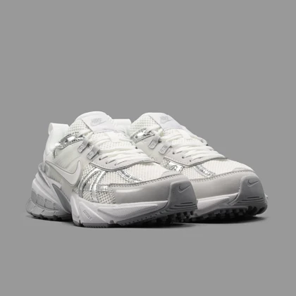 نایکی وی تو کی سفید نقره ای Nike V2K Run White Silver