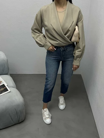 بلوز نیم‌تنه CASUAL