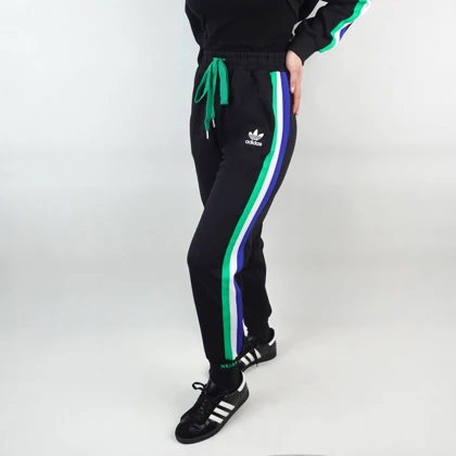 ست سوئی شرت شلوار زنانه ورزشی آدیداس کلاهدار adidas