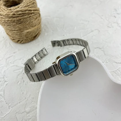 ساعت مچی زنانه طرح فلورا، ظرافت در عین سادگی