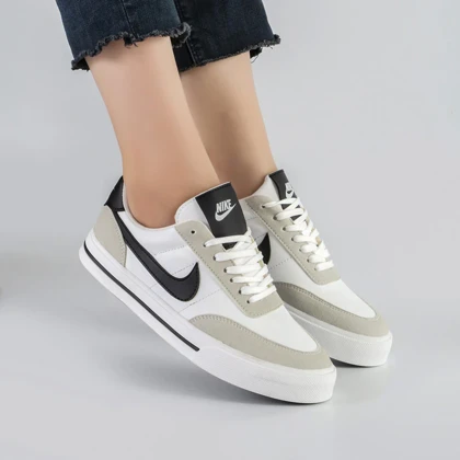 کفش و کتانی زنانه رنگ سفید مشکی مدل نایک NIKE