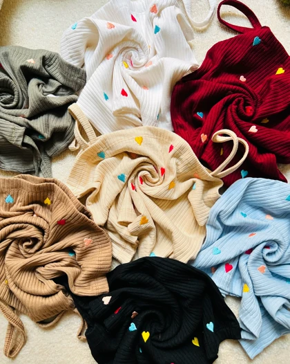تاپ گلدوزی