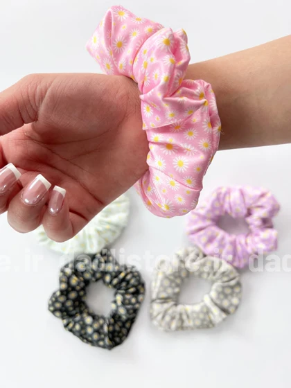 کش مو اسکرانچی ساتن طرح گل