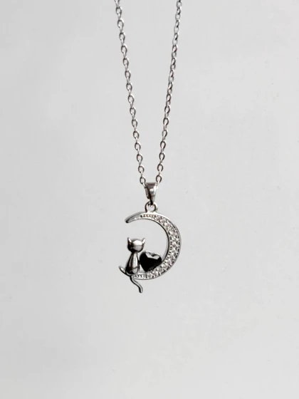 گردنبند ماه نگین‌دار🌙💎