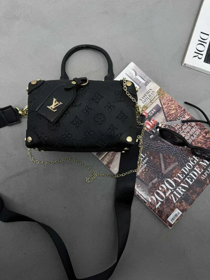 کیف پانچی LV