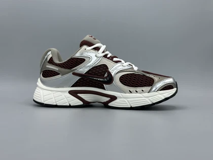 کتانی نایکی وی5 کی رانر کرم سیلور زرشکی/Nike V5K
