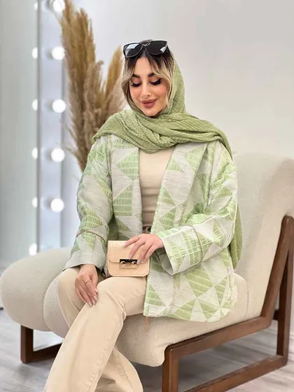 مانتو لبه مغزی دوزی طرح دار