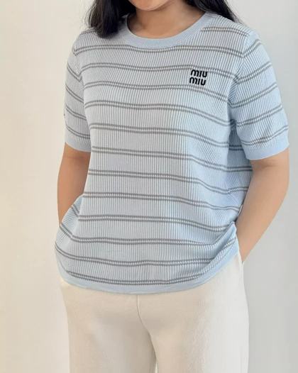 بلوز بافت راه راه miumiu گلدوزی پشت دکمه کد 5494