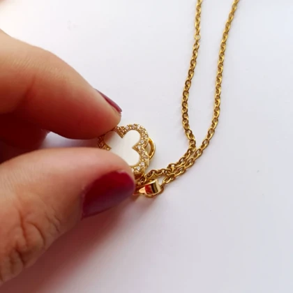 گردنبند ونکلیف متحرک