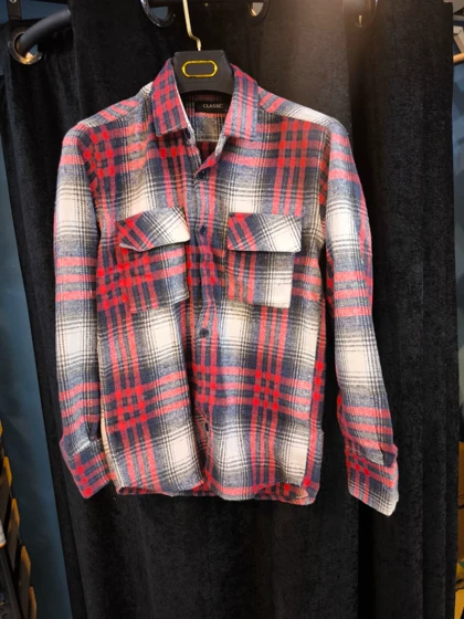 پیراهن پشمی چهارخونه با پارچه برس‌خورده و ترکیب رنگ قرمز سفید – کد 892