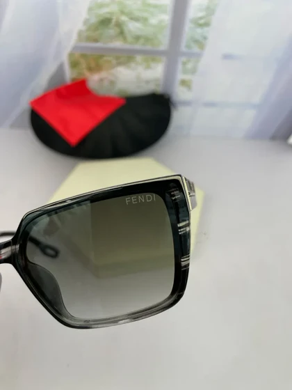 عینک آفتابی زنانه فندی 9516