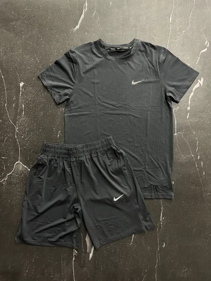 پکیج کد S1232 شامل تیشرت + شلوارک با تم نوک مدادی