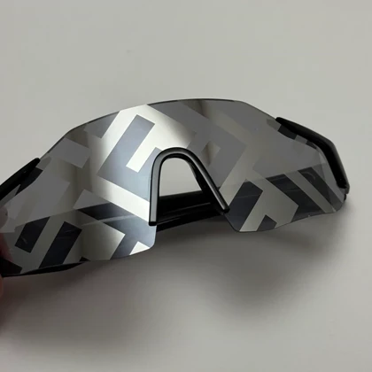 عینک آفتابی فندی FENDI مشکی عدسی فندی ماسکی