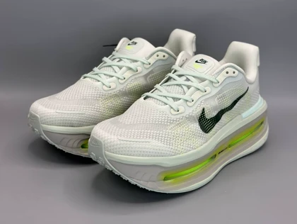 کتانی نایکی ایر زوم وومرو پریمیوم سفید فسفری/Nike