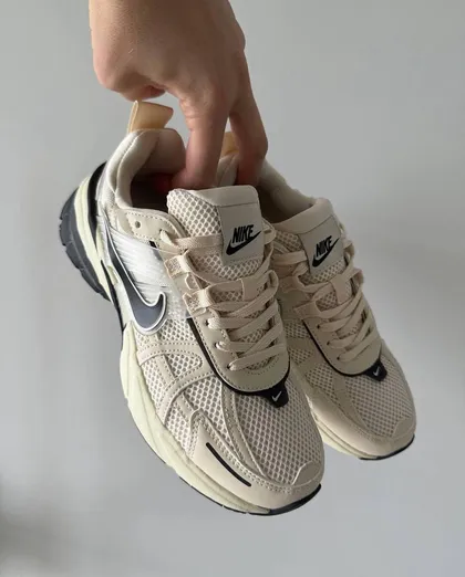 نایک وی تو کی ران Nike v2k run کد 599