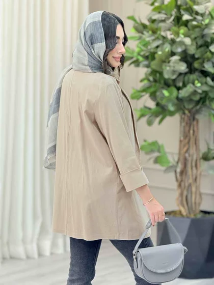 مانتو تک دکمه لیان