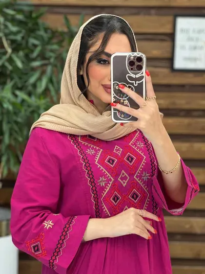 مانتو جلو بسته گلدوزی رنگی