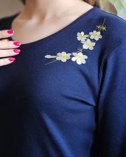 بلوز یقه هفت گلدوزی