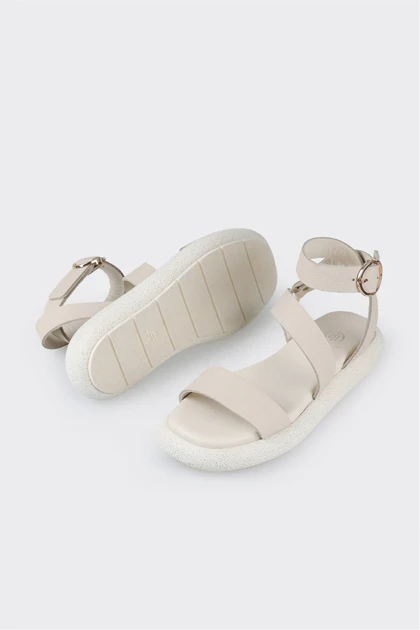 صندل اسپرت زنانه اله elle