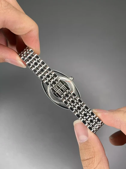 ساعت مچی لونژین بند سیلور صفحه قرمز Longines