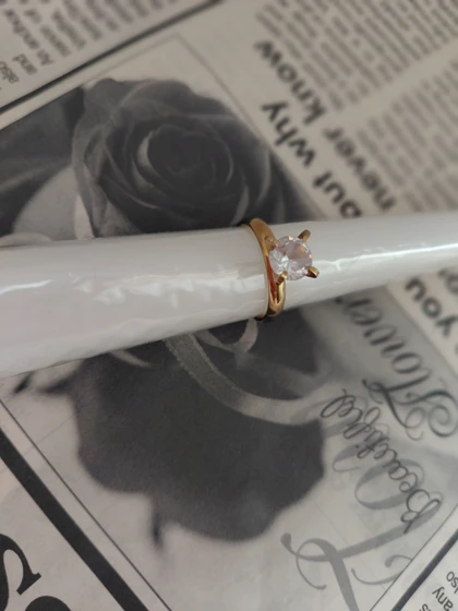 انگشتر استیل نگین‌دار سایز 6