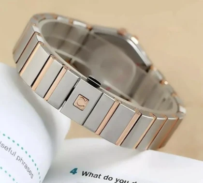 ساعت امگا کانسلیشن زنانه دورنگین دورنگ رزگلد ایندکس نگین Omega Constellation silver Rosegold diamonds