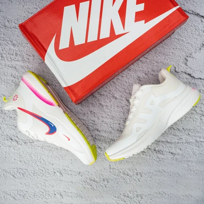 کفش کتانی زنانه نایک پگاسوس سفید (Nike Pegasus)