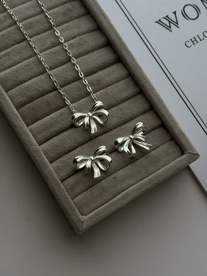 ست گوشواره و گردنبند پاپیون