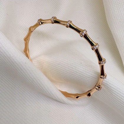 بنگل ژوپینگ مدل «بامبو» (Bamboo) | ساقه‌های طلایی با گره‌های نگین‌دار