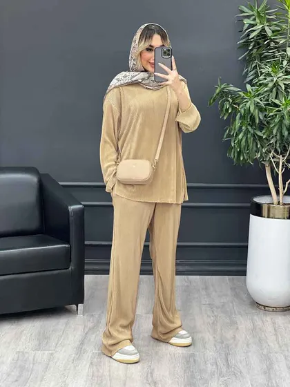 ست بلوز و شلوار پلیسه‌دار